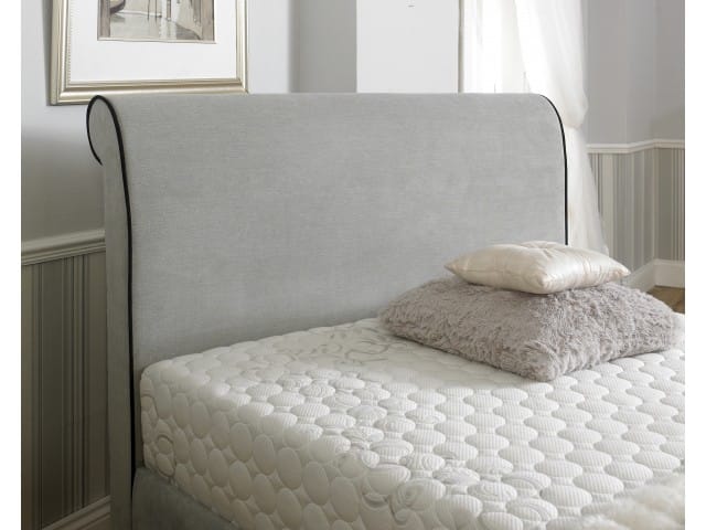 Nostalgia Sleigh Bed
